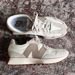 EUC New Balance 327 in Moonbeam Driftwood